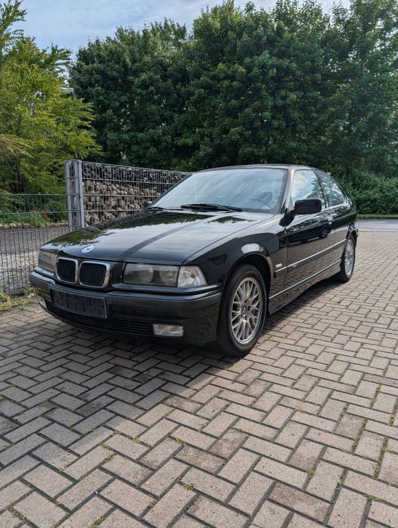 Schwarz Gebraucht 2000 BMW 323 Compact Sport Line Kleinwagen | 8.600 € (Teuer) - Bild 1/4