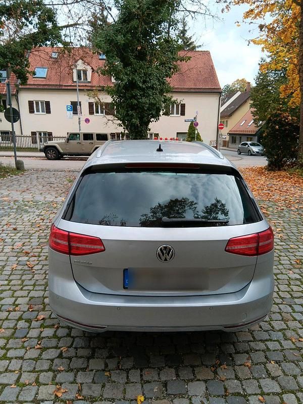 Gebraucht 2017 VW Passat Highline Kombi | 12.500 € (Guter Preis) - Bild 1/4