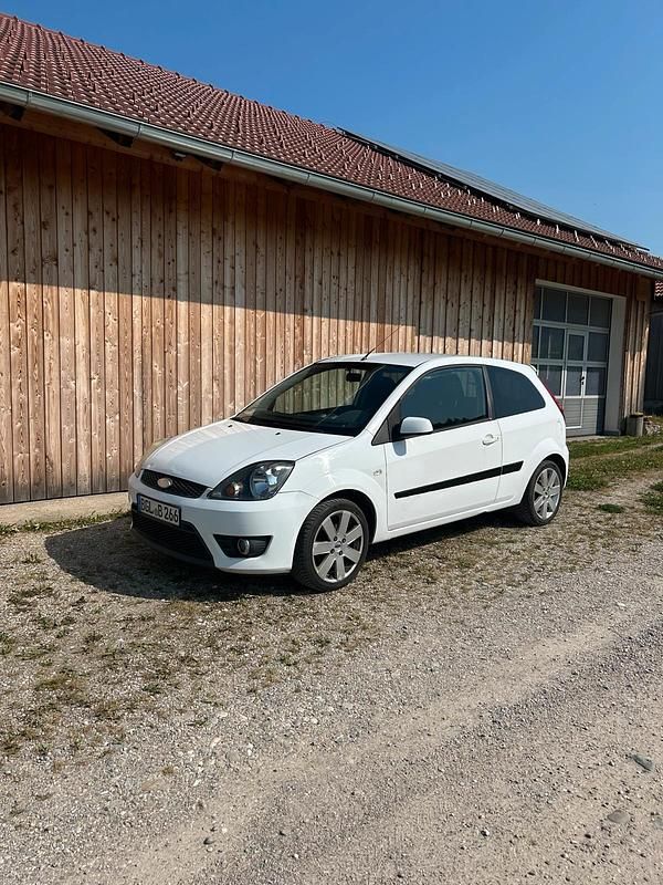 Weiß Gebraucht 2008 Ford Fiesta Kleinwagen | 400 € (Superpreis) - Bild 1/4