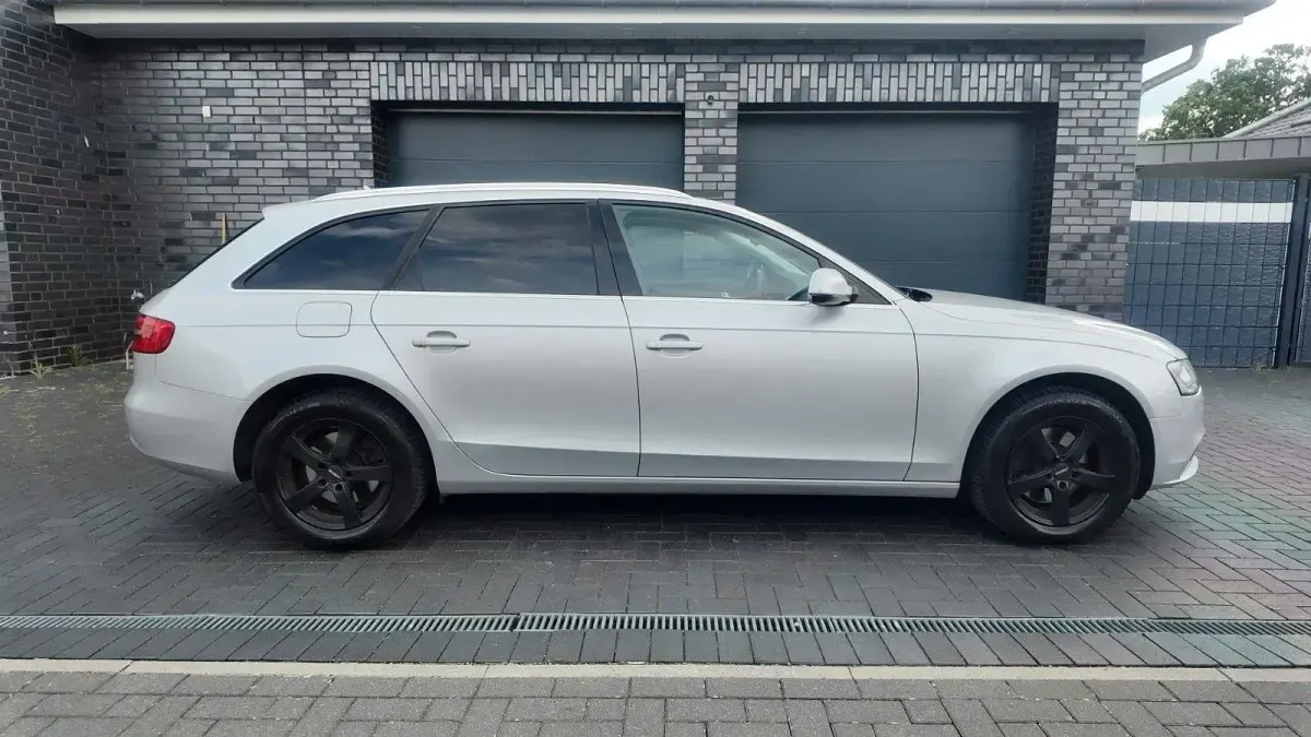 Gebraucht Audi A4 Attraction 150 PS (110 kW) 2013 Silber Kombi