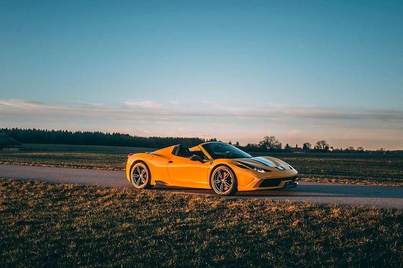 Gebraucht Ferrari 458 605 PS (444 kW) 2015 Giallo modena Cabrio