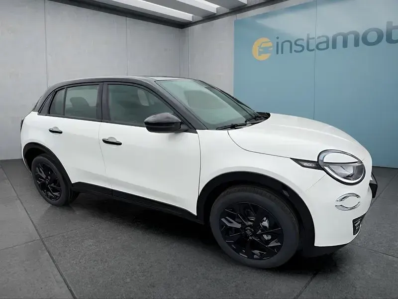 Neu Fiat 600 Street 101 PS (74 kW) 2026 Weiß SUV
