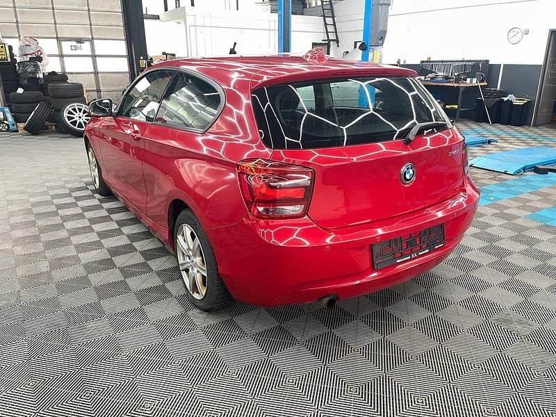 Gebraucht BMW 114 102 PS (75 kW) 2012 Rot Kleinwagen