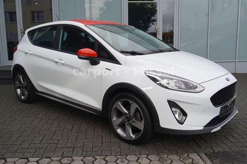 Gebraucht Ford Fiesta Active 86 PS (63 kW) 2018 Frozen white / red Kleinwagen