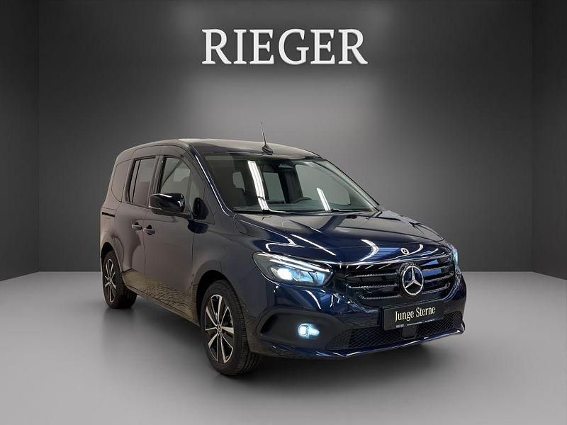 Gebraucht Mercedes EQT200 89 kW (122 PS) 2024 Blau Van / Kleinbus