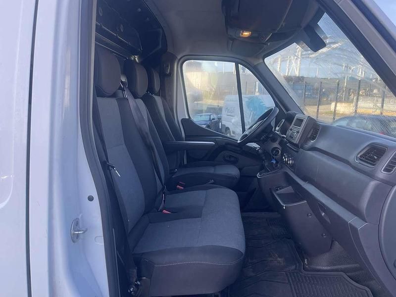 Gebraucht Renault Master 150 PS (110 kW) 2024 Weiß Van / Kleinbus