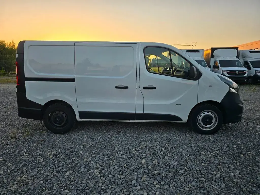 Gebraucht Opel Vivaro 121 PS (88 kW) 2018 Weiß Van / Kleinbus