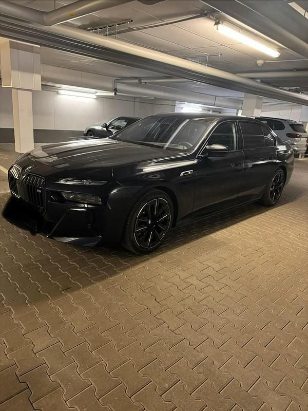 Andere farben Gebraucht 2025 BMW 760 Limousine | 159.900 € - Bild 1/4