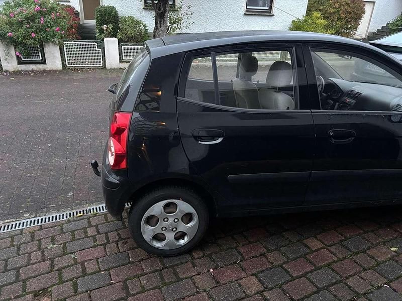 Schwarz Gebraucht 2010 Kia Picanto Attract Kleinwagen | 1.800 € (Guter Preis) - Bild 1/2