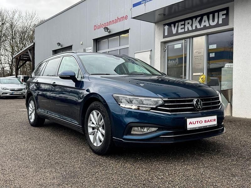 Gebraucht VW Passat Business 150 PS (110 kW) 2022 Blau Kombi