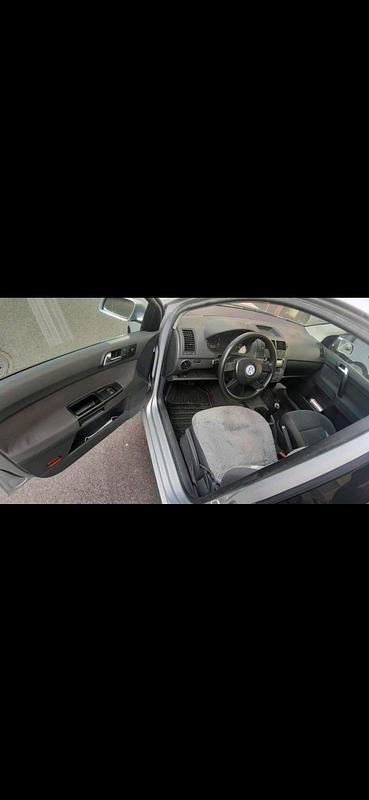 Second-hand VW Polo 75 CP (55 kW) 2002