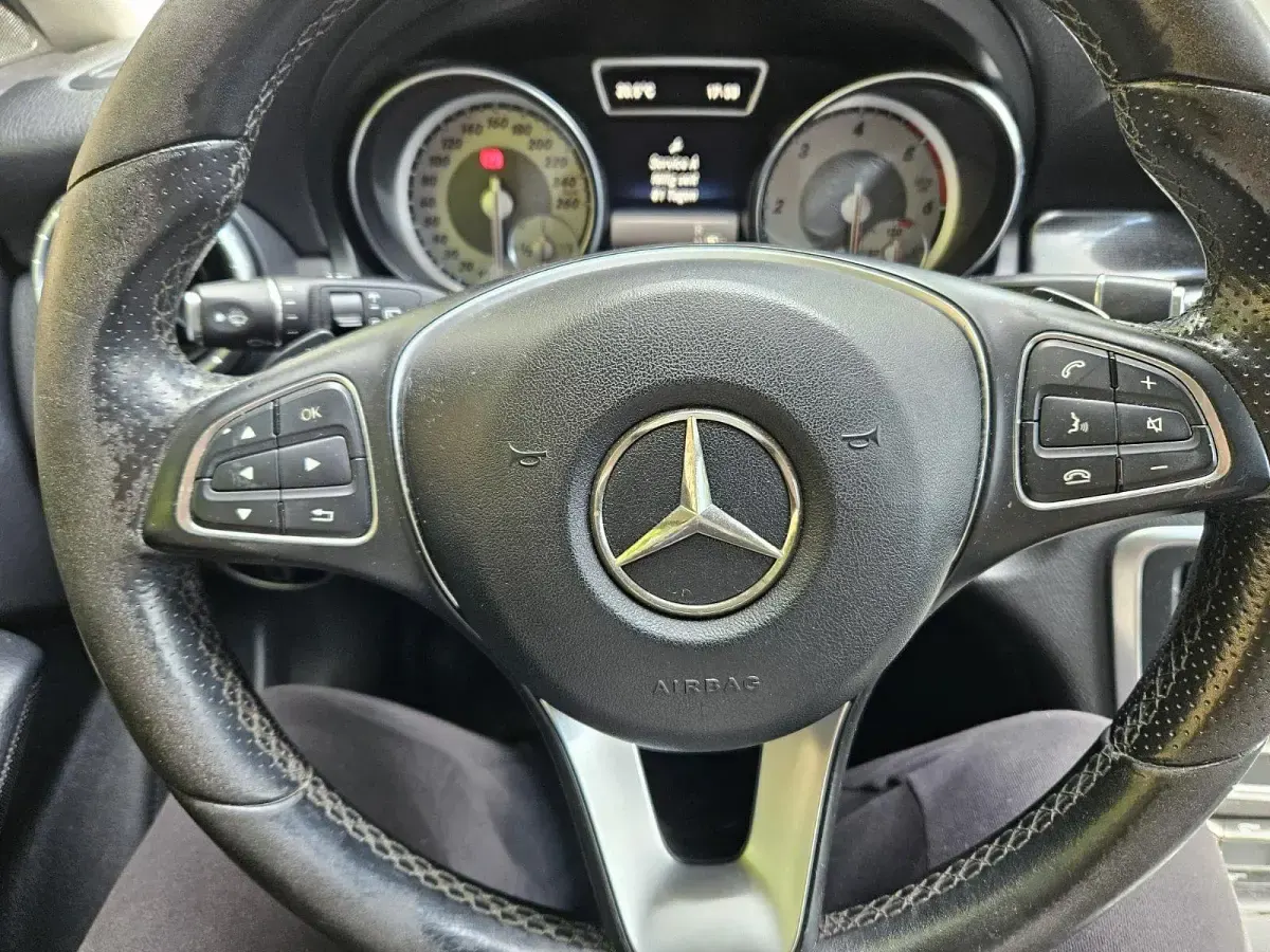 Gebraucht Mercedes CLA200 140 PS (102 kW) 2016 Grau Coupé