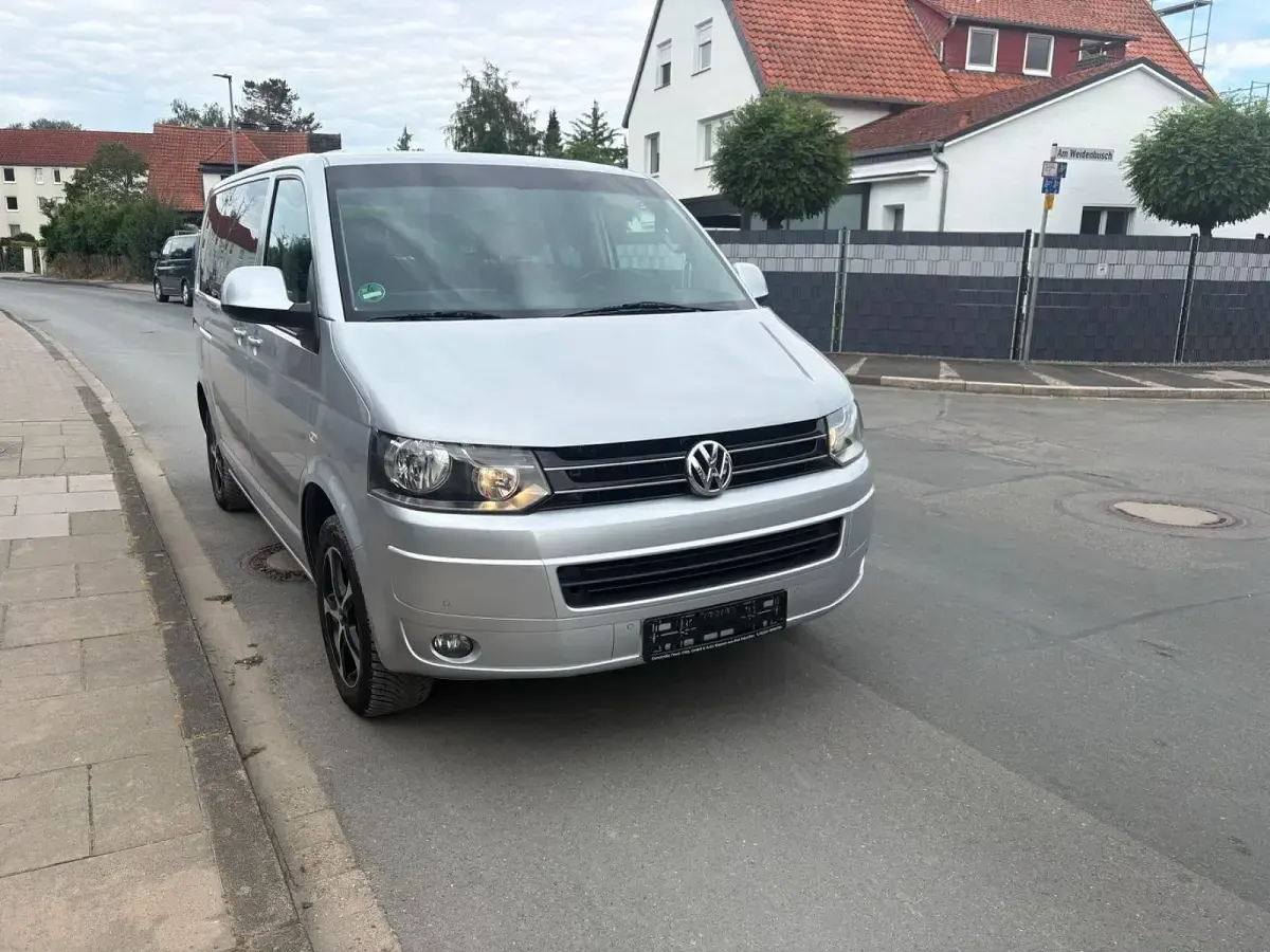 Gebraucht VW Multivan Match 179 PS (131 kW) 2012 Silber Van / Kleinbus