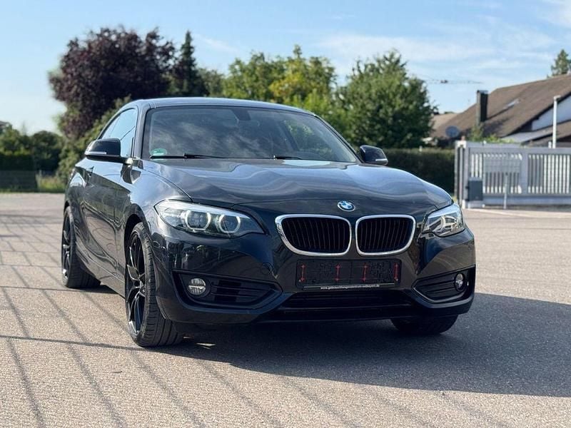 Schwarz Gebraucht 2017 BMW 218 Advantage | 15.990 € (Guter Preis) - Bild 1/4