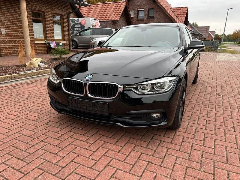 Schwarz Gebraucht 2018 BMW 316 Advantage Limousine | 12.999 € (Guter Preis) - Bild 1/4