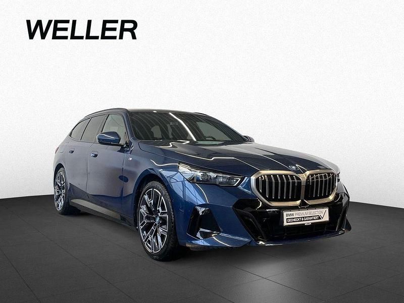 Gebraucht BMW 530e M Sport 299 PS (219 kW) 2024 Phytonicblau (blau) Kombi