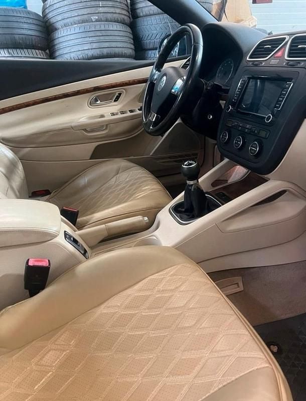 Second-hand VW Eos 150 CP (110 kW) 2006 Albastru Cabrio