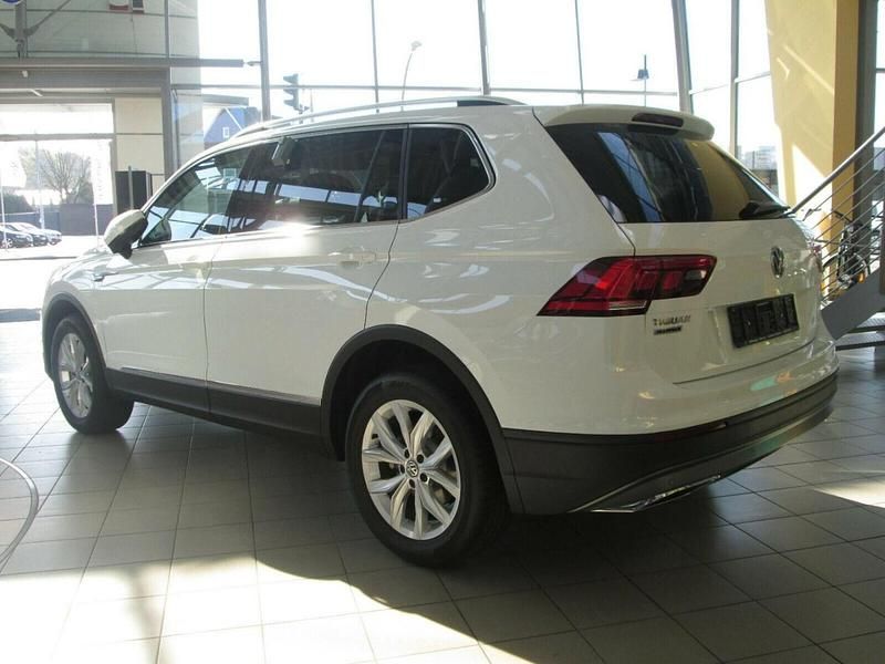 Gebraucht VW Tiguan Allspace Comfortline 150 PS (110 kW) 2019 Weiß SUV