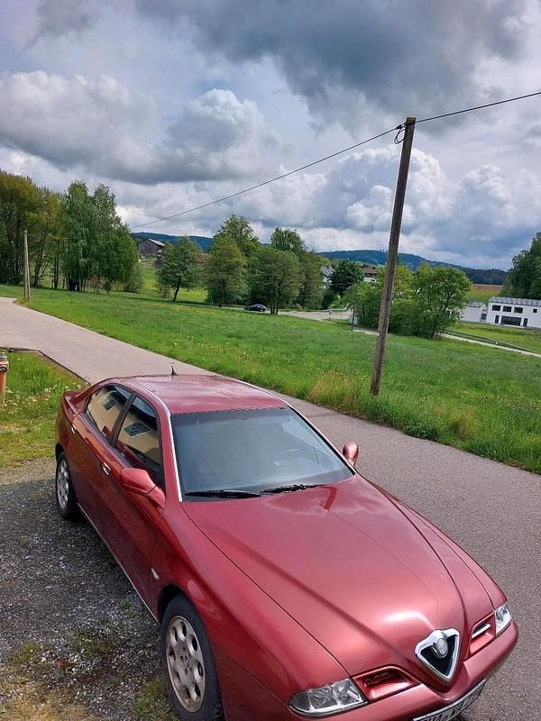 Rot Gebraucht 1999 Alfa Romeo 166 Limousine | 2.700 € (Guter Preis) - Bild 1/4
