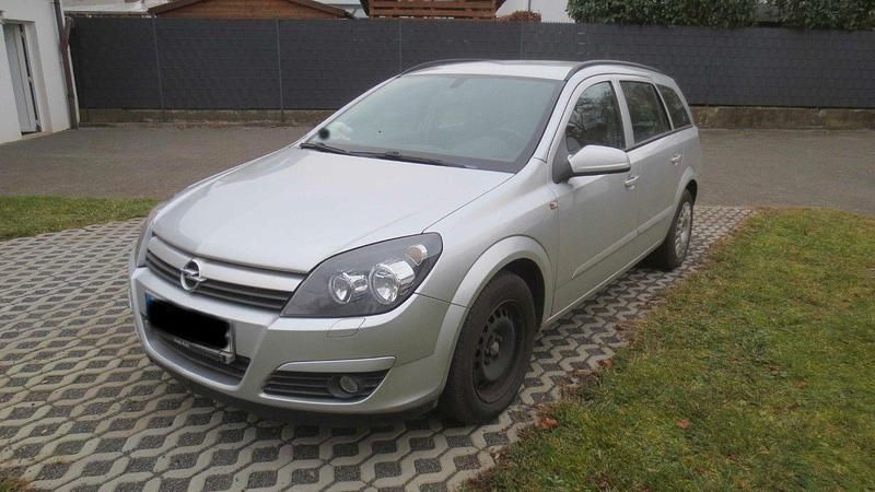 Silber Gebraucht 2004 Opel Astra Edition Kombi | 2.950 € (Fairer Preis) - Bild 1/4