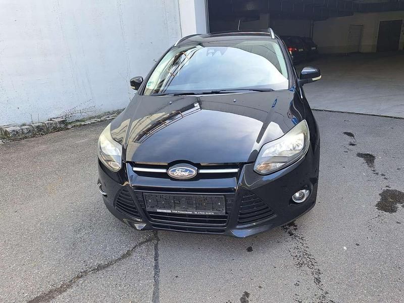Gebraucht Ford Focus Titanium 182 PS (133 kW) 2011 Pantherschwarz metallic Kombi