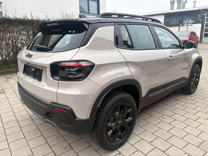 Neu Jeep Avenger 145 PS (106 kW) 2026 Grau SUV