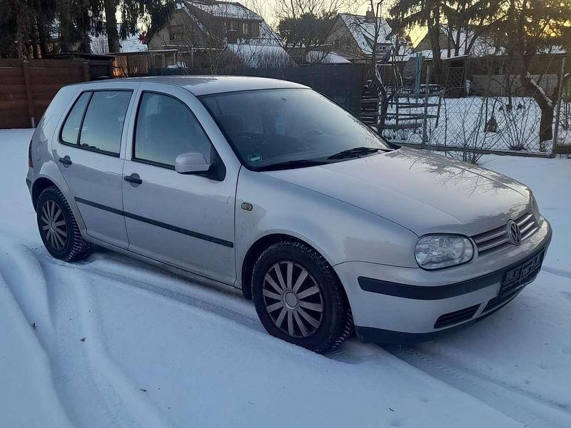 Silber Gebraucht 1998 VW Golf Limousine | 950 € (Superpreis) - Bild 1/4