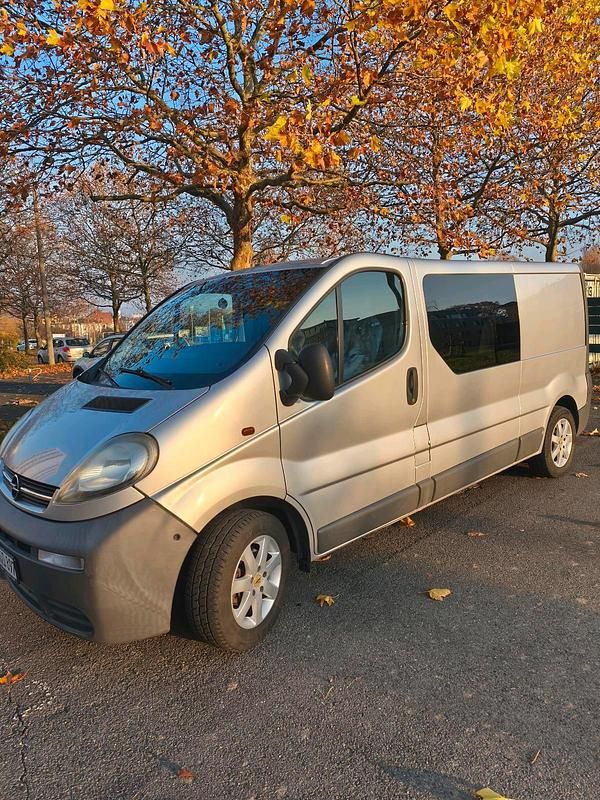 Gebraucht Opel Vivaro 81 PS (59 kW) 2006 Silber Van / Kleinbus