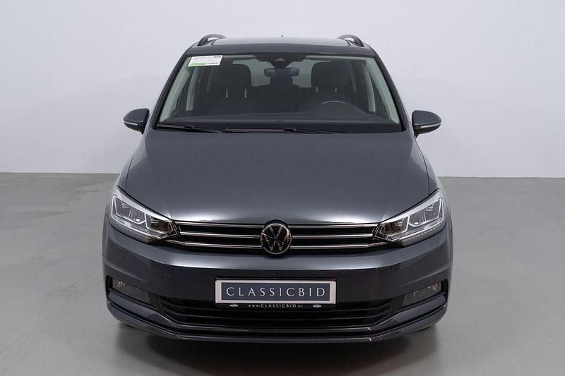 Gebraucht VW Touran Comfortline 150 PS (110 kW) 2023 Grau Van / Kleinbus