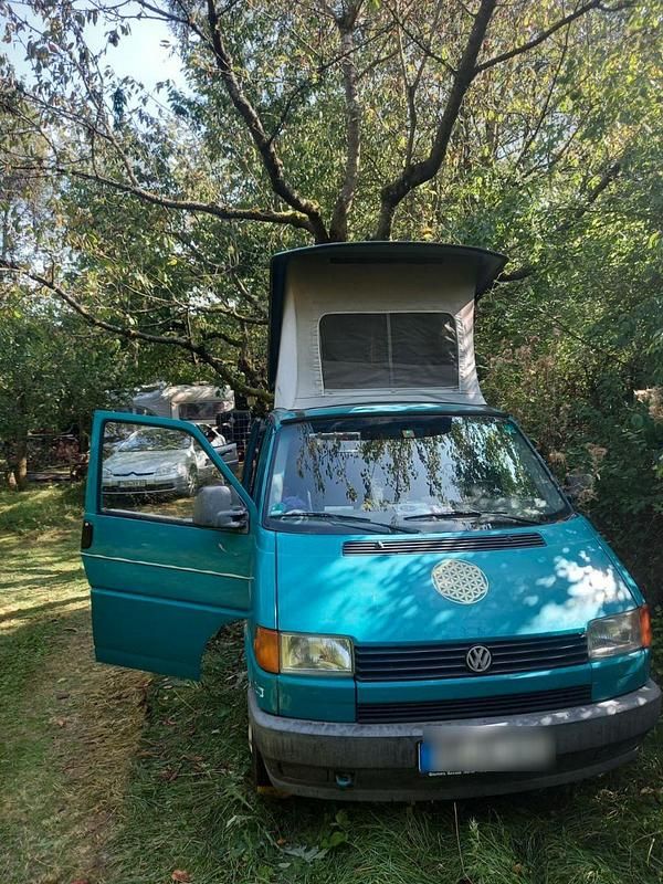 Grün Gebraucht 1992 VW T4 California Van | 10.900 € - Bild 1/4