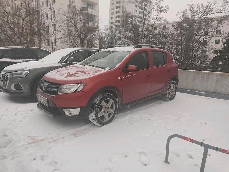 Rot Gebraucht 2013 Dacia Sandero Stepway Kleinwagen | 3.600 € (Fairer Preis) - Bild 1/3