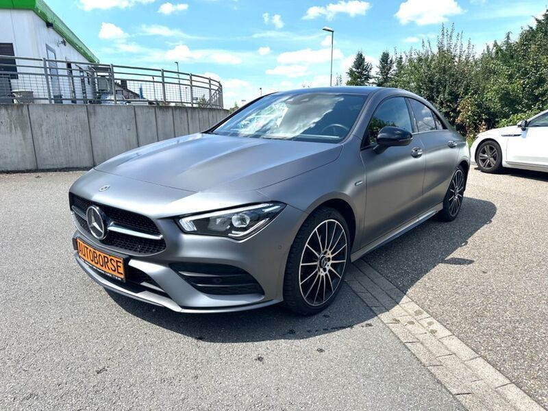 Mountaingrau magno Gebraucht 2021 Mercedes CLA250e AMG line Limousine | 27.990 € (Teuer) - Bild 1/4