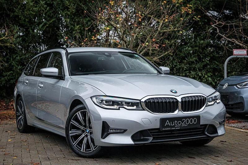 Silber Gebraucht 2020 BMW 320 Sport Line Limousine | 17.990 € (Fairer Preis) - Bild 1/4