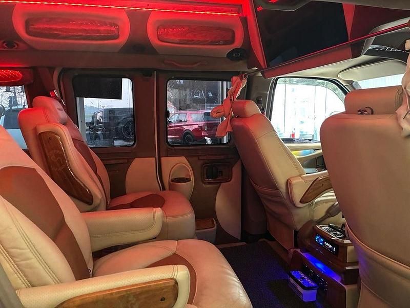 Gebraucht GMC Savana 314 PS (230 kW) 2015 Weiß Van / Kleinbus