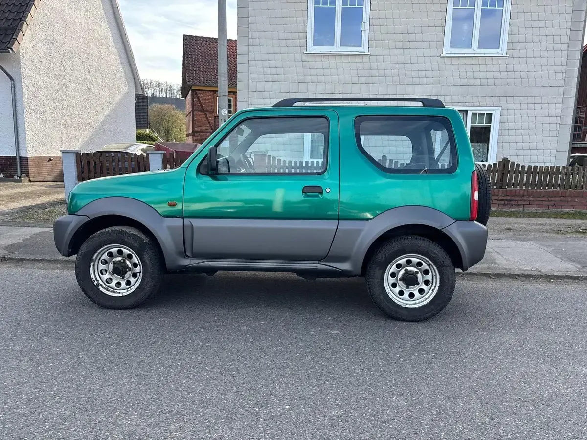 Second-hand Suzuki Jimny 81 CP (59 kW) 2003 Verde SUV