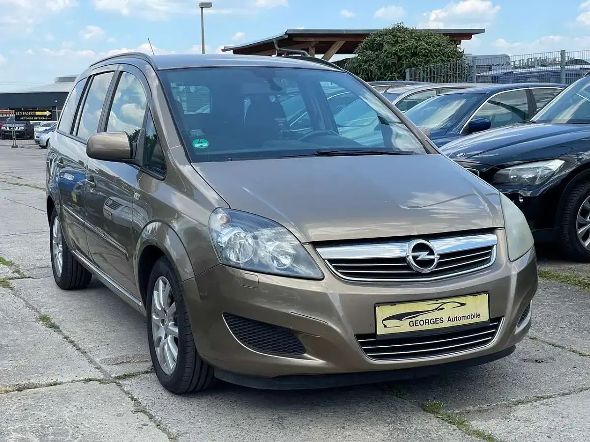 Gebraucht Opel Zafira Edition 140 PS (102 kW) 2013 Bronze Van / Kleinbus