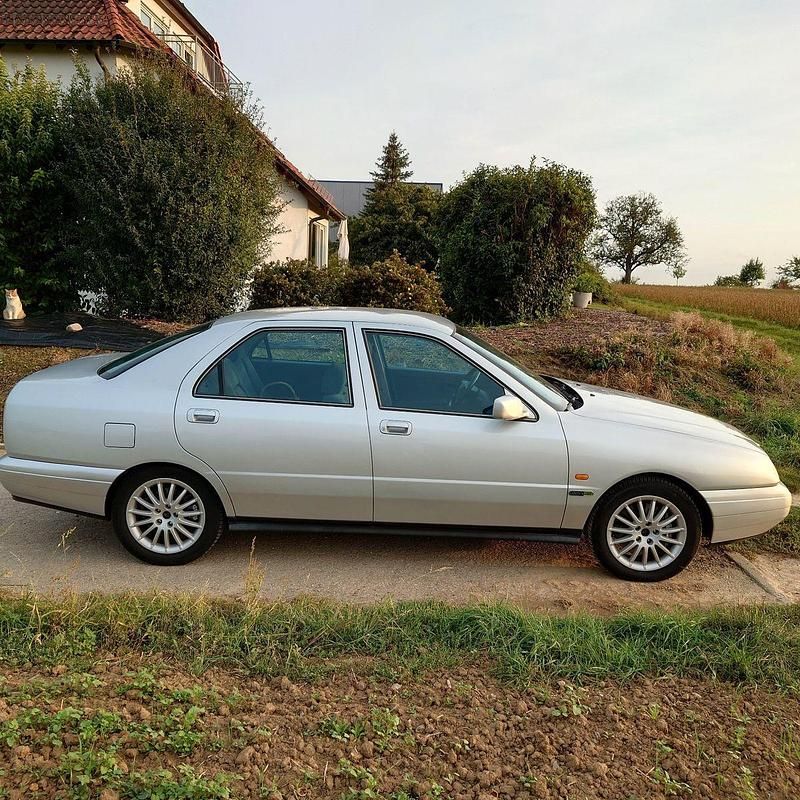 Silber Gebraucht 2000 Lancia Kappa Limousine | 2.900 € - Bild 1/4
