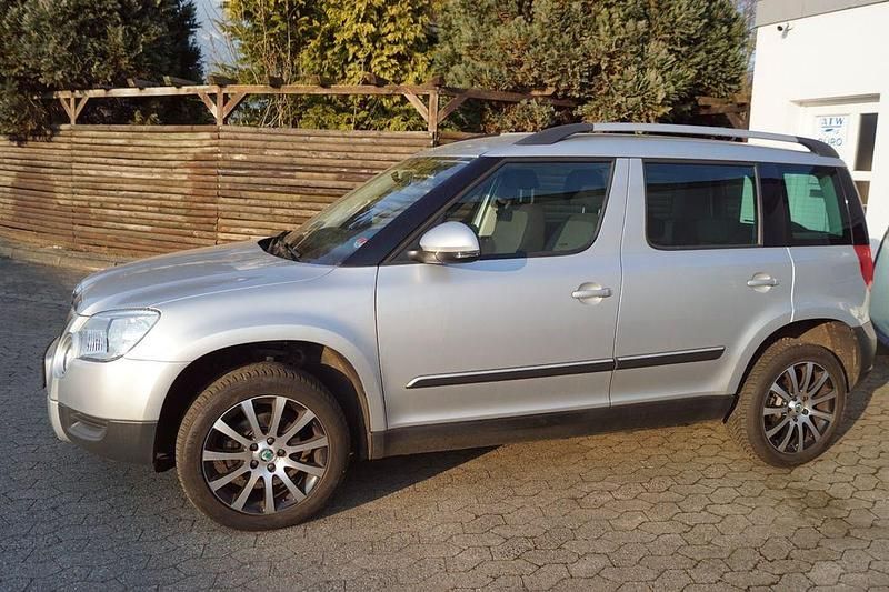 Gebraucht Skoda Yeti Active 105 PS (77 kW) 2013 Silber SUV