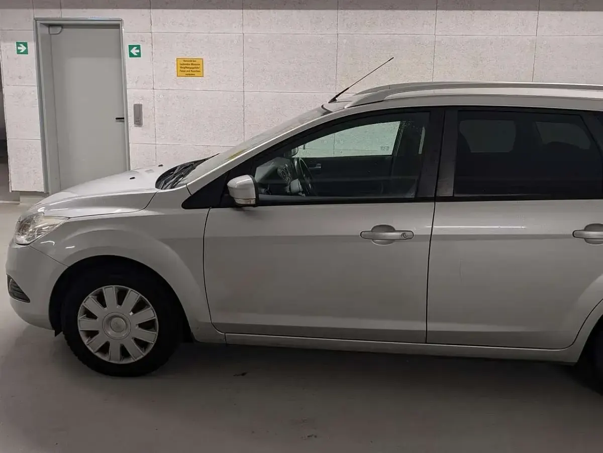 Brugt Ford Focus Titanium 101 HK (74 kW) 2011 Grå Stationcar