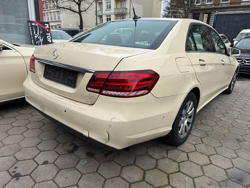 Gebraucht Mercedes E200 136 PS (100 kW) 2016 Beige Limousine
