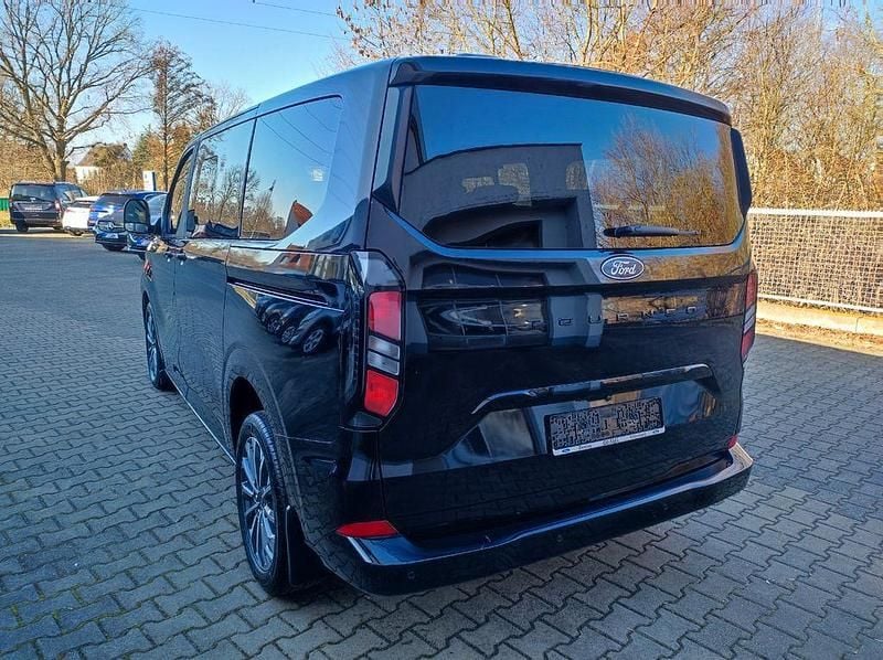 Gebraucht Ford Tourneo Titanium 170 PS (125 kW) 2025 Schwarz Van / Kleinbus