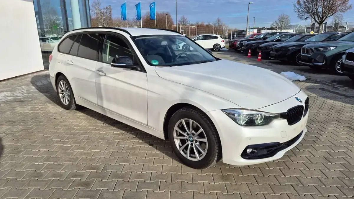 Gebraucht BMW 320 Sport Line 184 PS (135 kW) 2019 Weiß Kombi