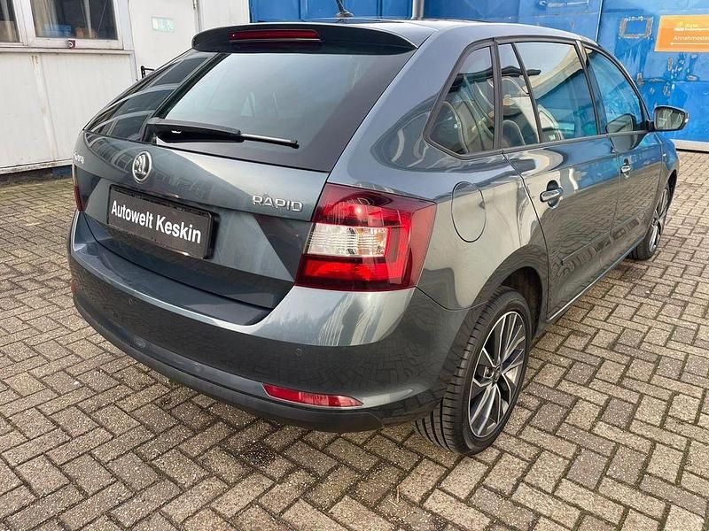 Gebraucht Skoda Rapid Drive 90 PS (66 kW) 2017 Grau Limousine