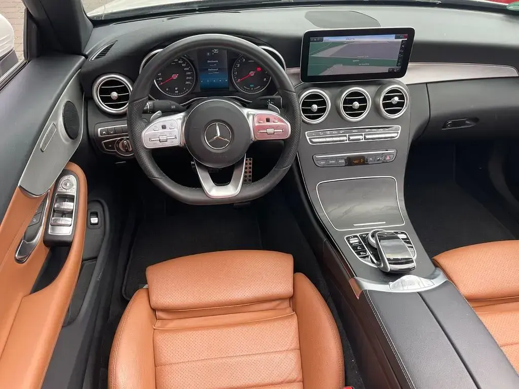 Gebraucht Mercedes C200 AMG 184 PS (135 kW) 2019 Weiß Cabrio