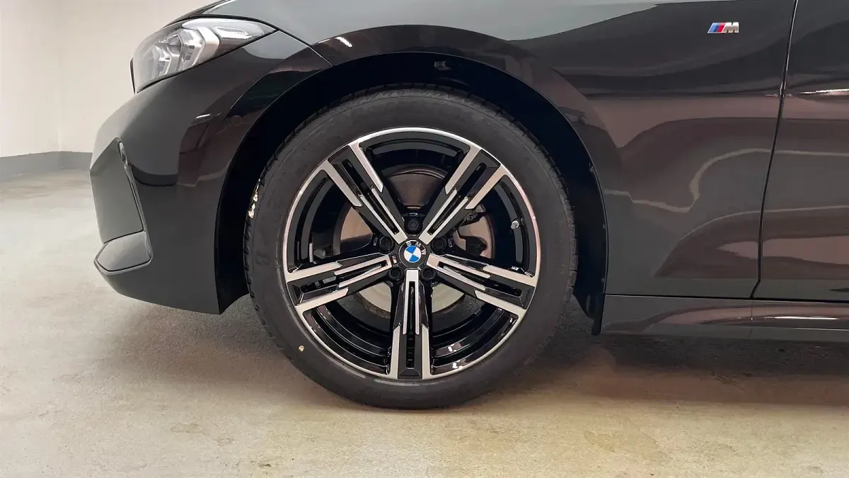 Gebraucht BMW 320 Comfort Edition 184 PS (135 kW) 2025 Saphirschwarz metallic Limousine