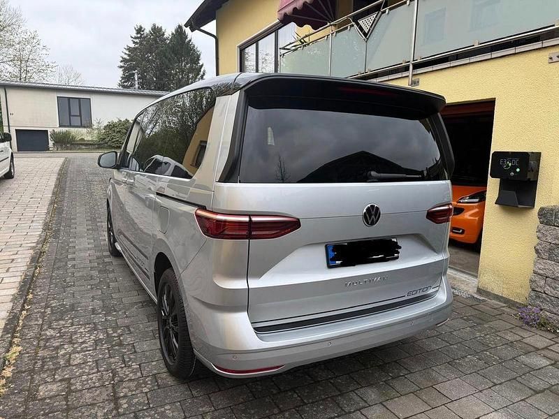 Gebraucht VW Multivan Edition 150 PS (110 kW) 2025 Silber Van