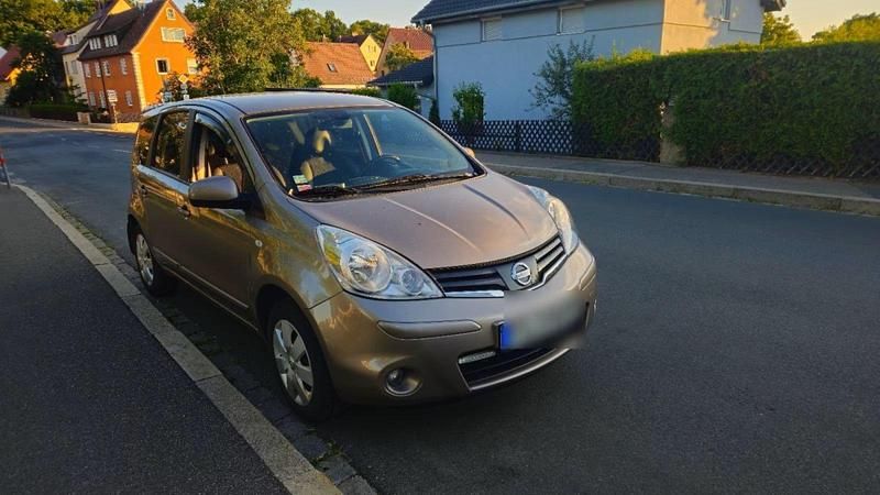 Beige Gebraucht 2007 Nissan Note Van / Kleinbus | 2.990 € (Fairer Preis) - Bild 1/4