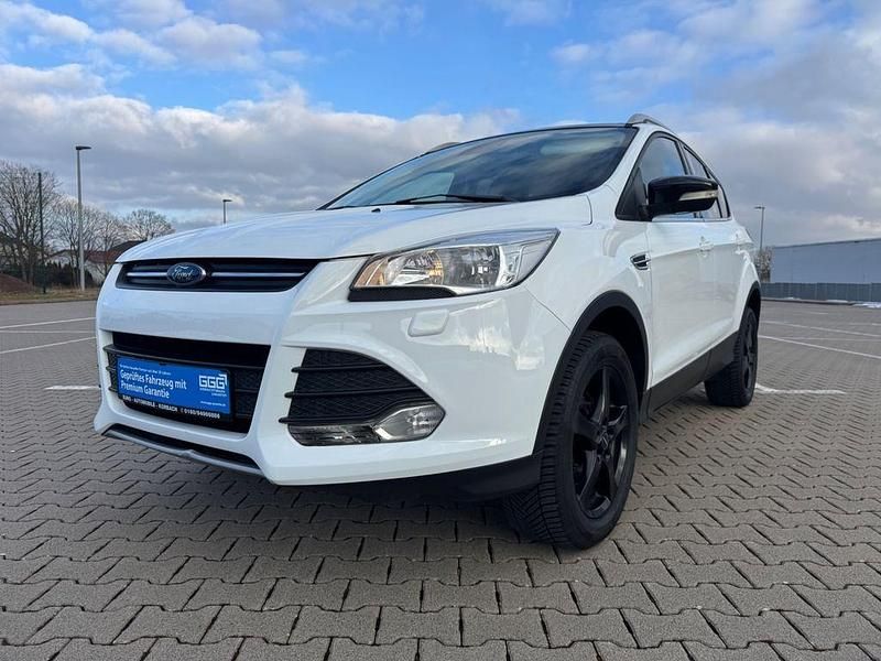 Gebraucht Ford Kuga Trend 150 PS (110 kW) 2016 Weiß SUV