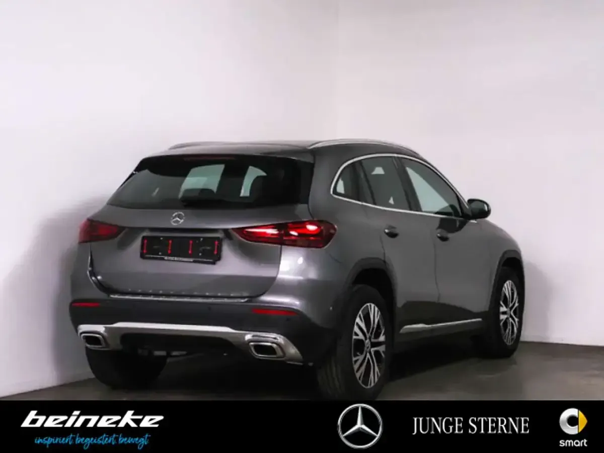 Gebraucht Mercedes GLA180 Progressive 136 PS (100 kW) 2025 Grau SUV
