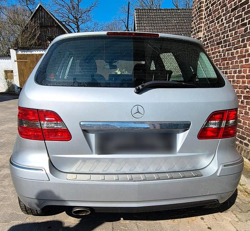 Gebraucht Mercedes B170 116 PS (85 kW) 2008 Silber Van / Kleinbus